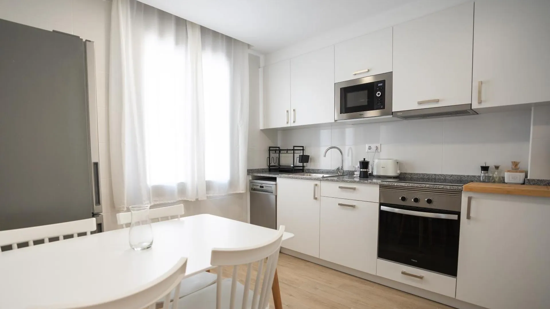 Beachfront Victoria Apartment In Tossa 2 滨海托萨