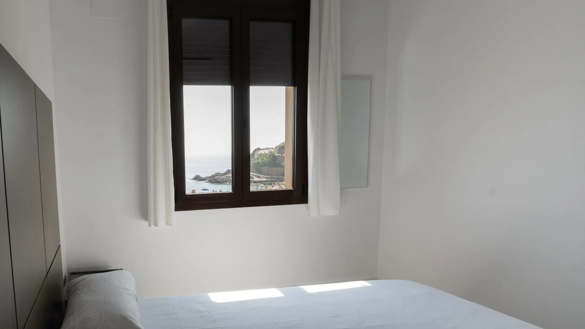 Beachfront Victoria Apartment In Tossa 2 滨海托萨